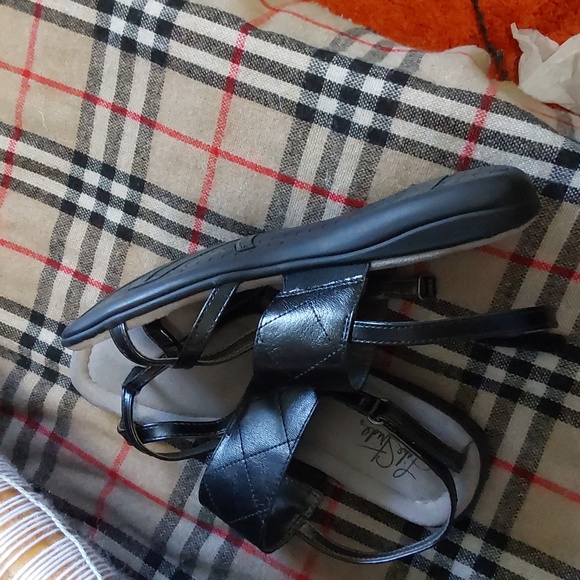 Life Stride black sandles 7.5M - Picture 3 of 5